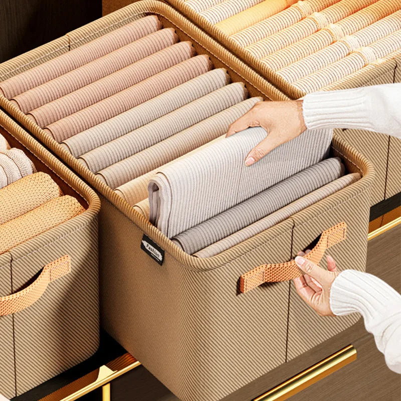 Panier organisateur de vêtements